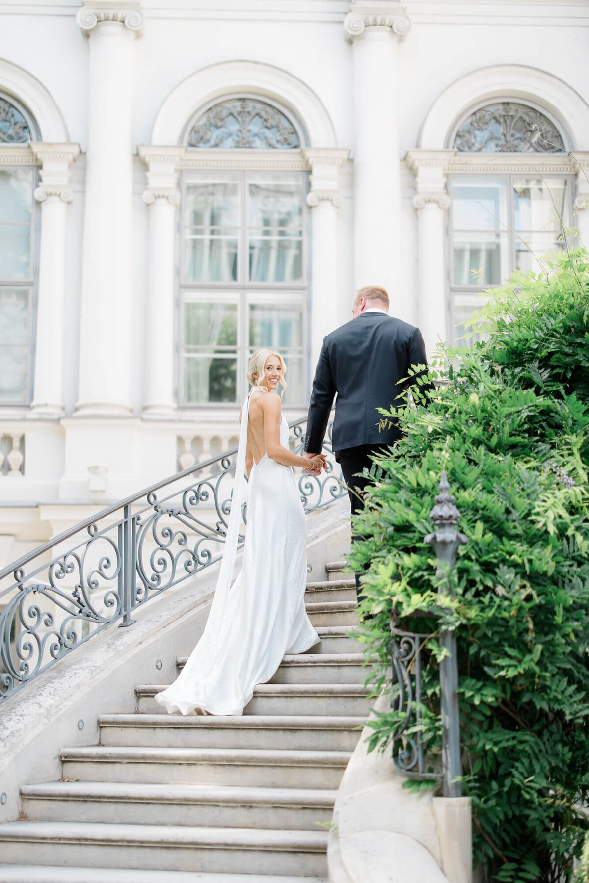 intimate-wedding-vienna-palais-coburg-nfl-player-7