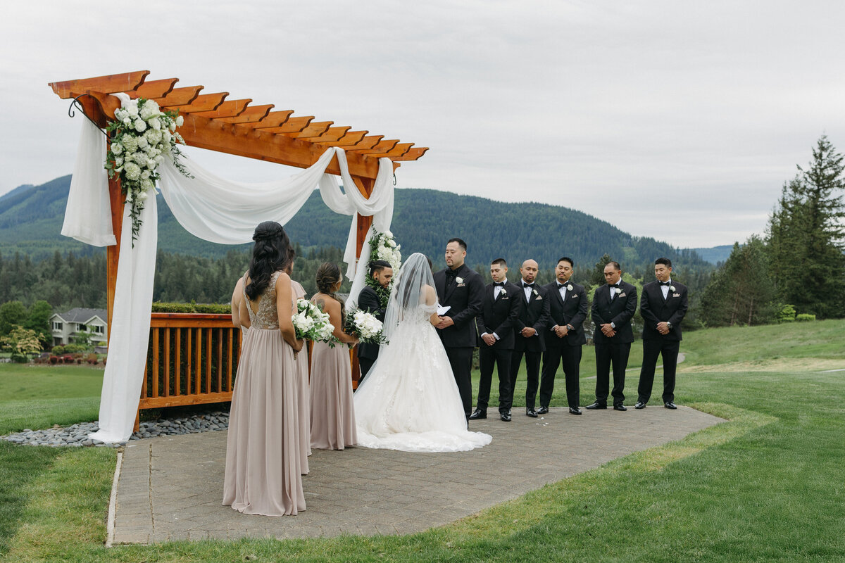 elegant-snoqualmie-ridge-wedding-jennifer-moreno-photography--15