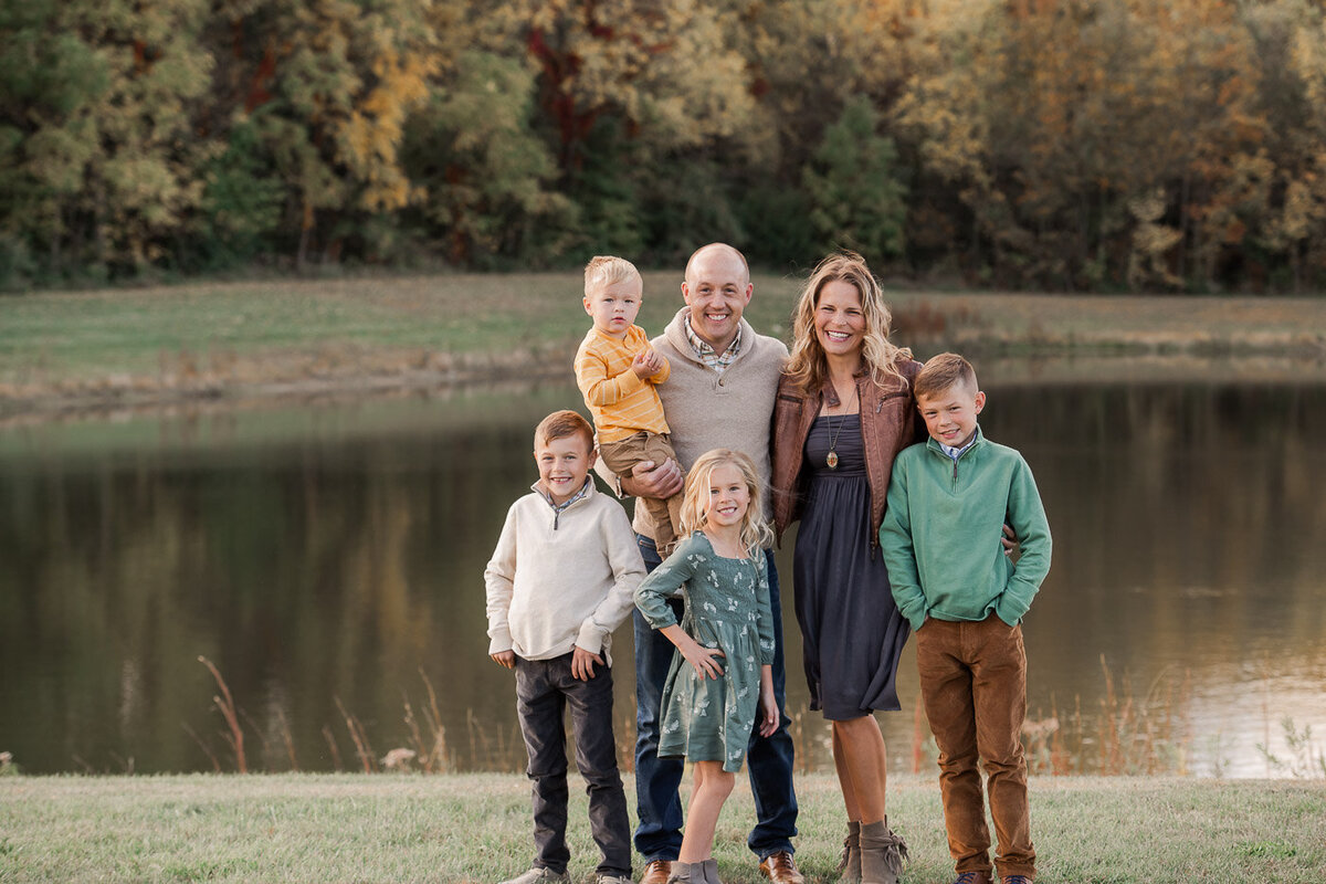 carmel-indiana-family-photographer-fall-pond-1