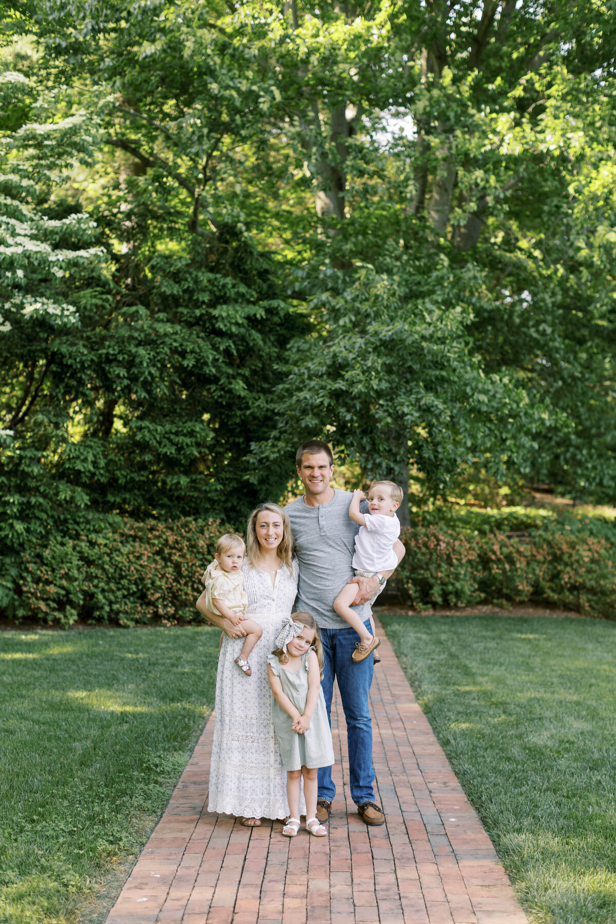 Family portrait session in a Philadelphia park - 2