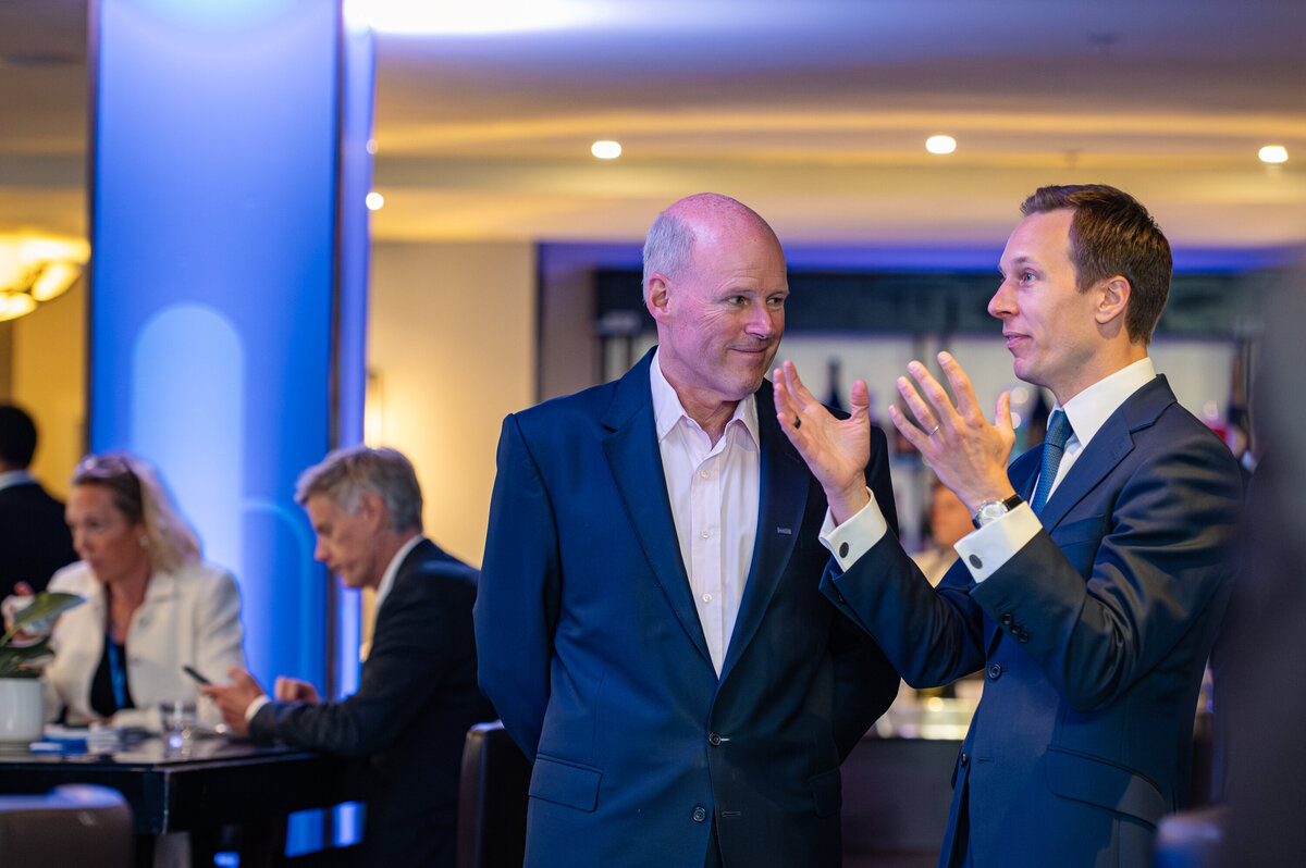 banking-conference-speaker-onstage-press-release-london-marc-james-photography-7