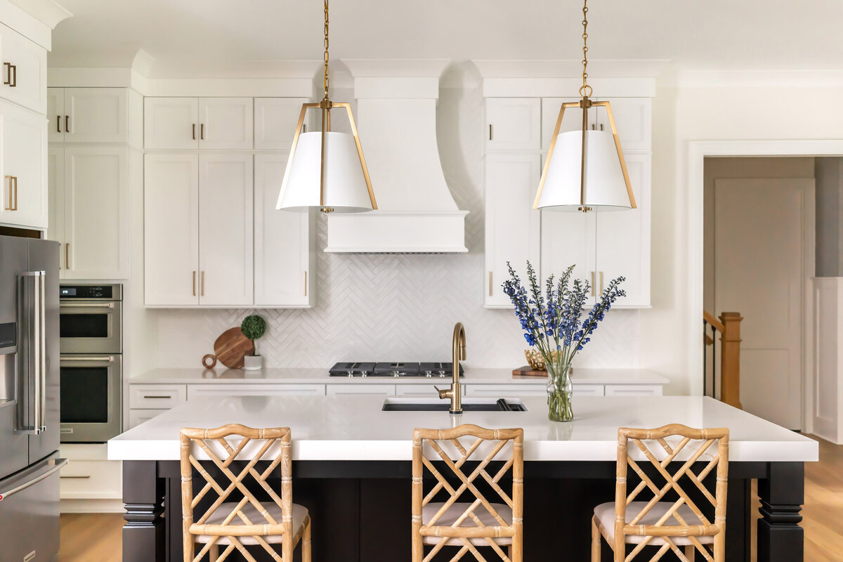 sweet southern home and design white and black kitchen
