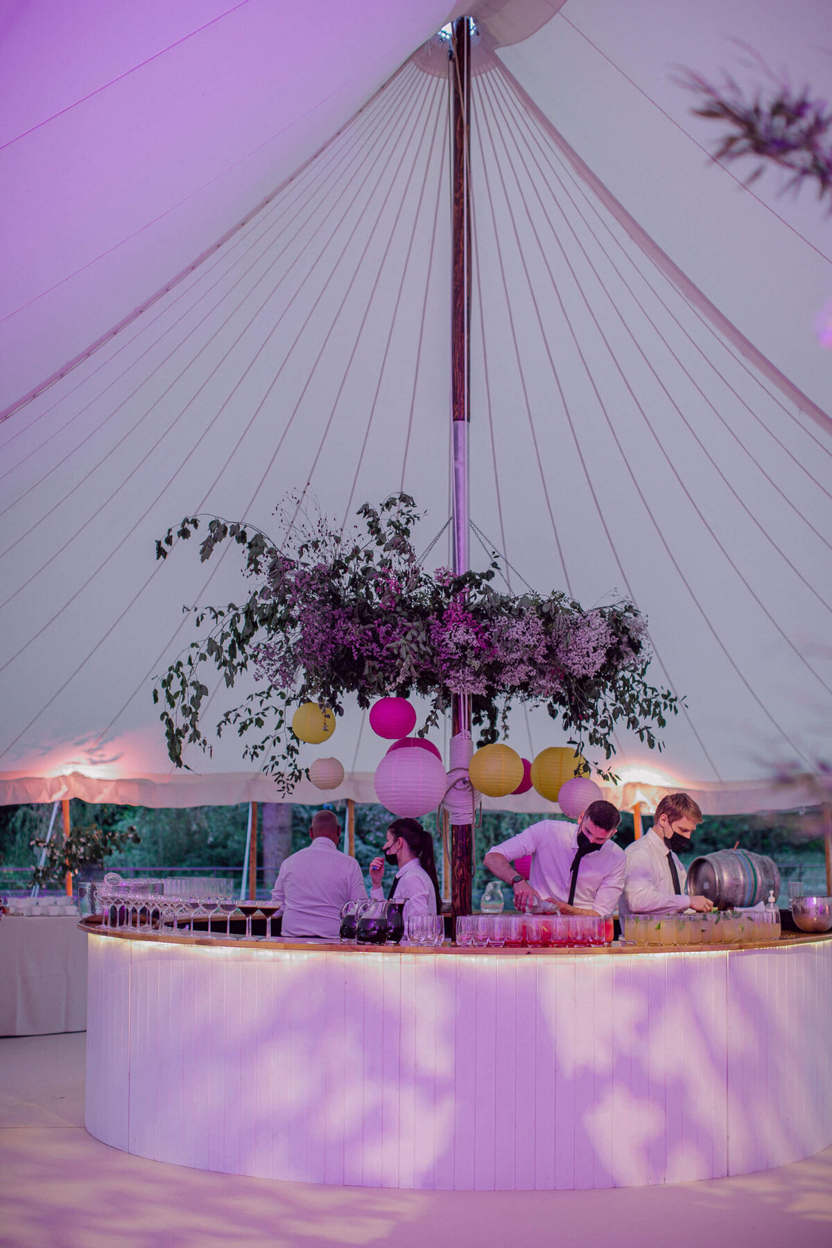 64 circular-wedding-bar