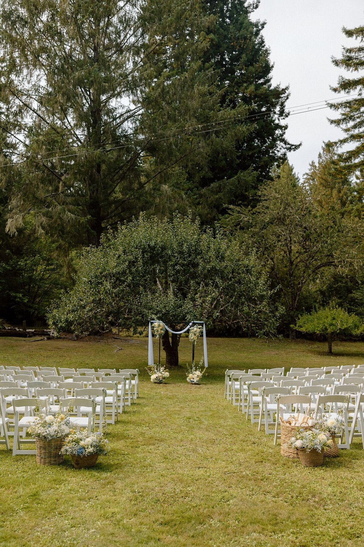 apple-tree-ceremony-garden-basket