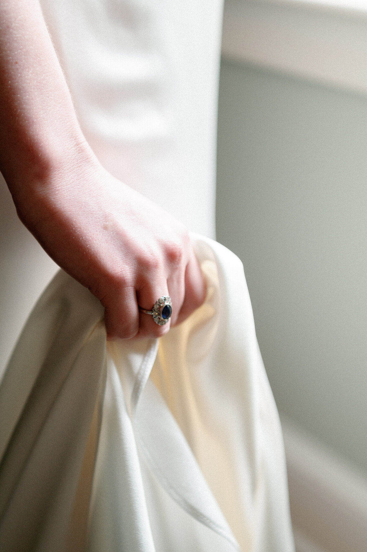 unique-wedding-ring-bride-blue