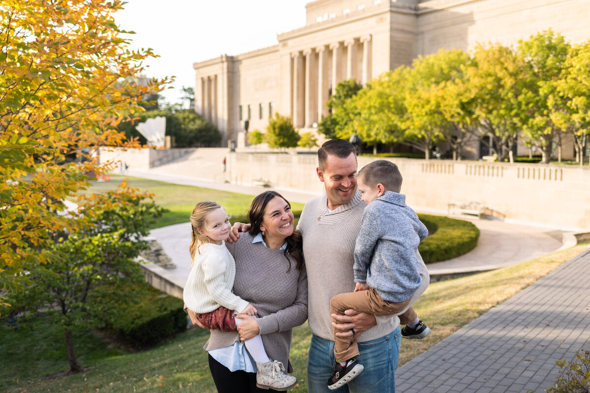 Kansas_City_Family_Photography_Nelson_Atkins_Museum_of_art_Kansas_City_Missouri_worlds_largest_shuttlecock-2