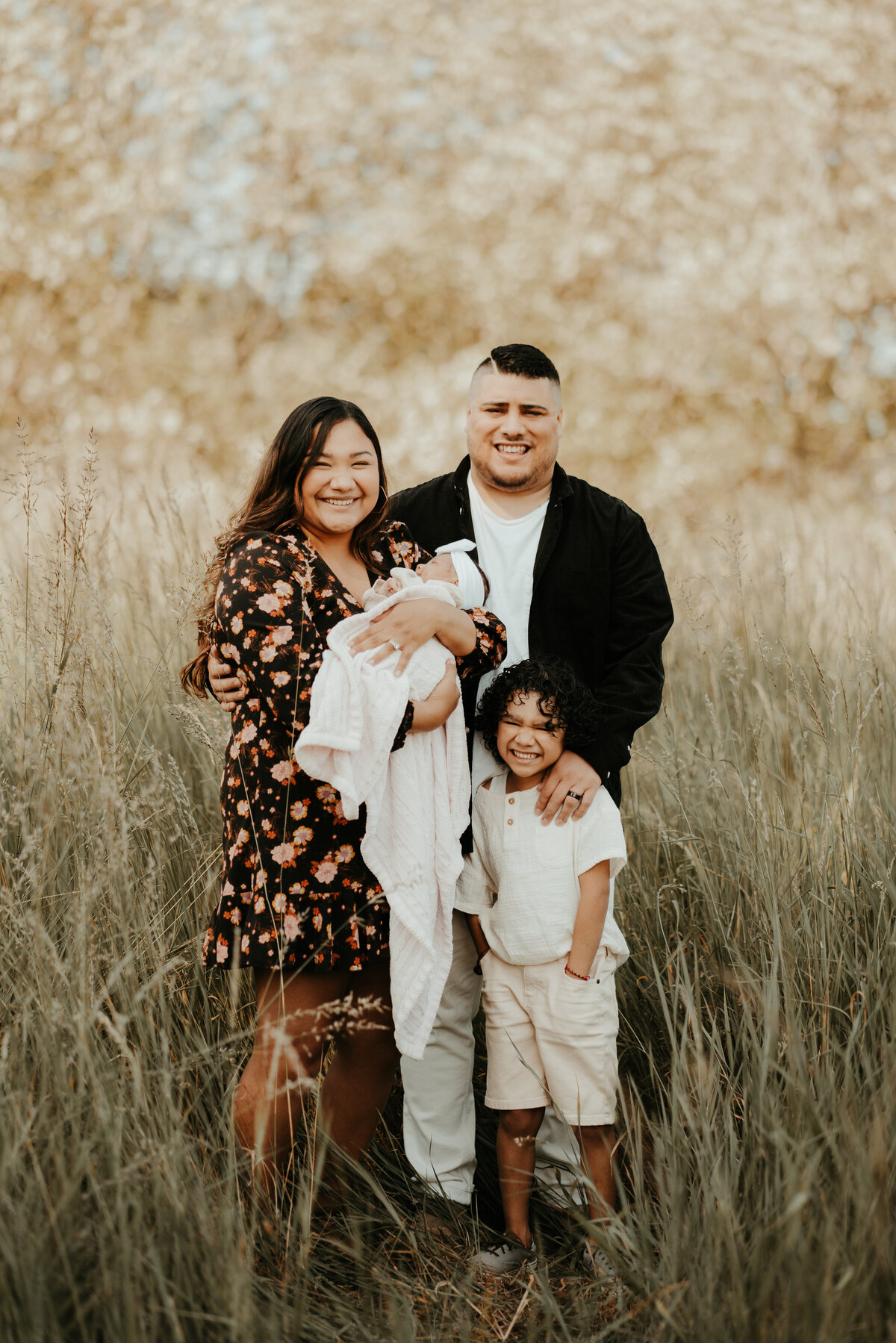 Family Session at Fort Stellicom Park in Tacoma Washington Tacoma Family Photographer12