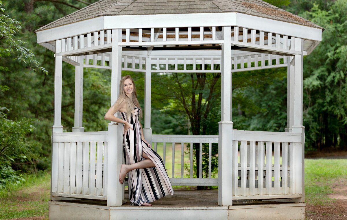 OUTDOOR SENIOR PHOTOGRAPHY WITH UNIQUE BACKDROPS