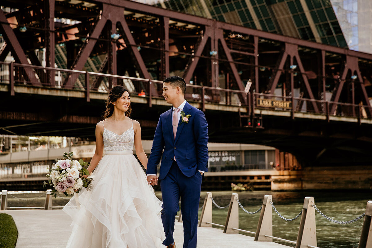 chicago-river-walk-wedding-031