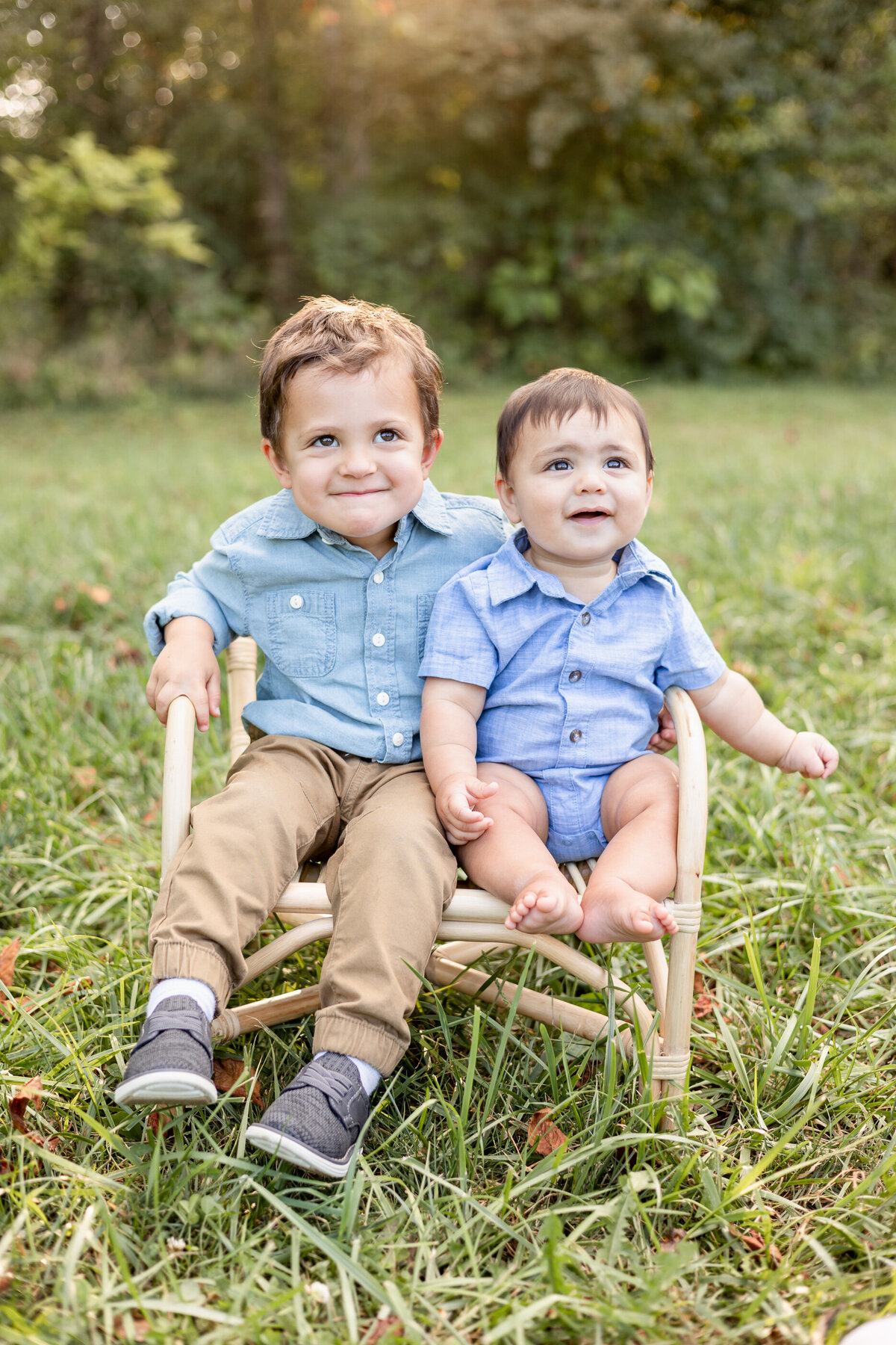 outdoor-milestone-photography-session-Lexington-KY-photographer-Veterans-Park-2