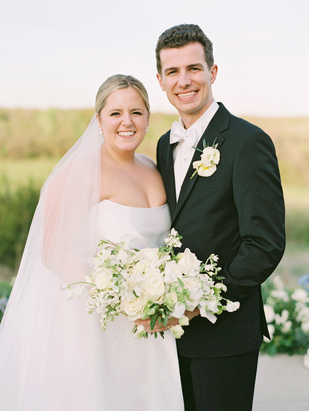 bride-and-groom-portraits-north-texas-lazy-s-hacienda-wedding-10