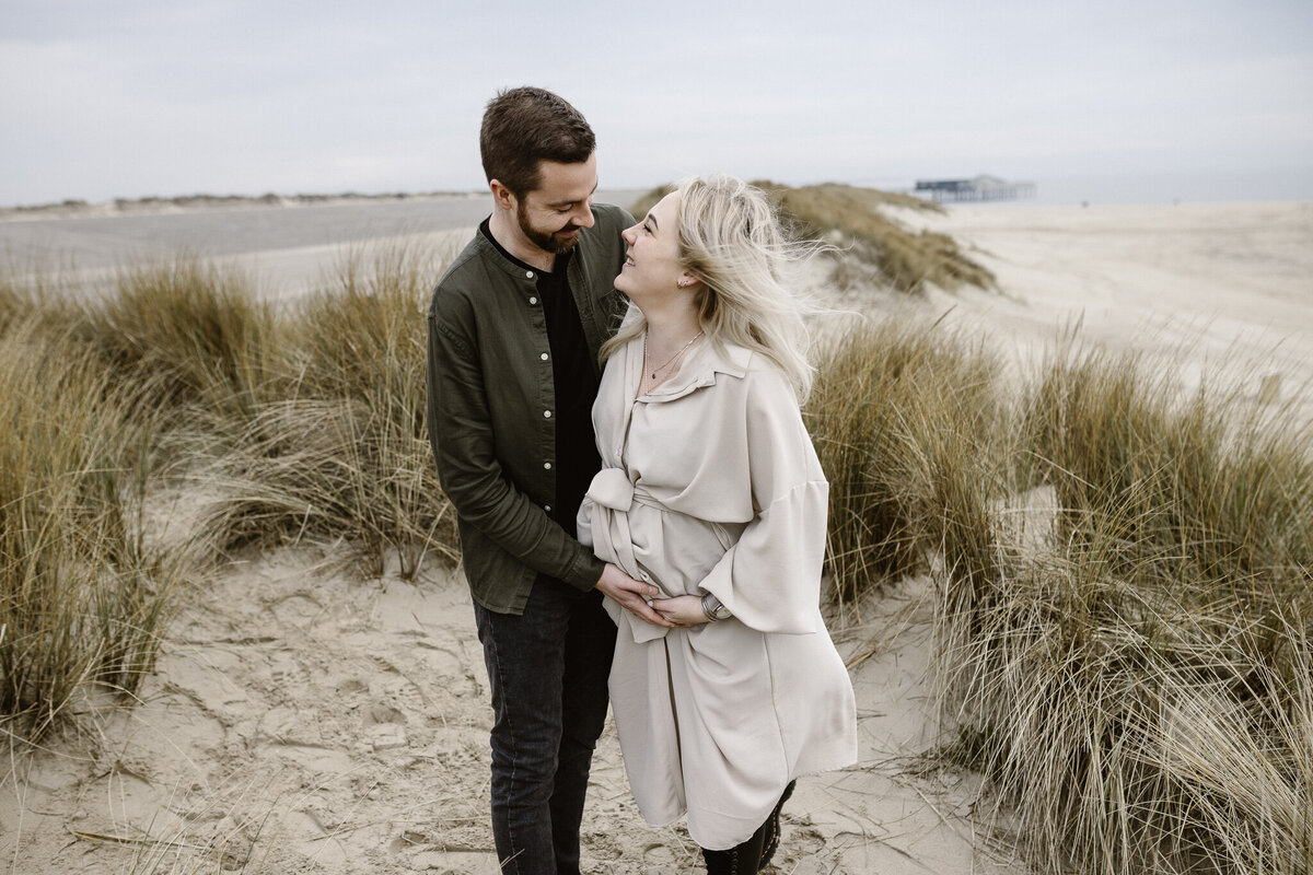 WEB - Jan & Fay Zwangerschapsshoot Brouwersdam Zeeland | Samantha Bosdijk Photography-11