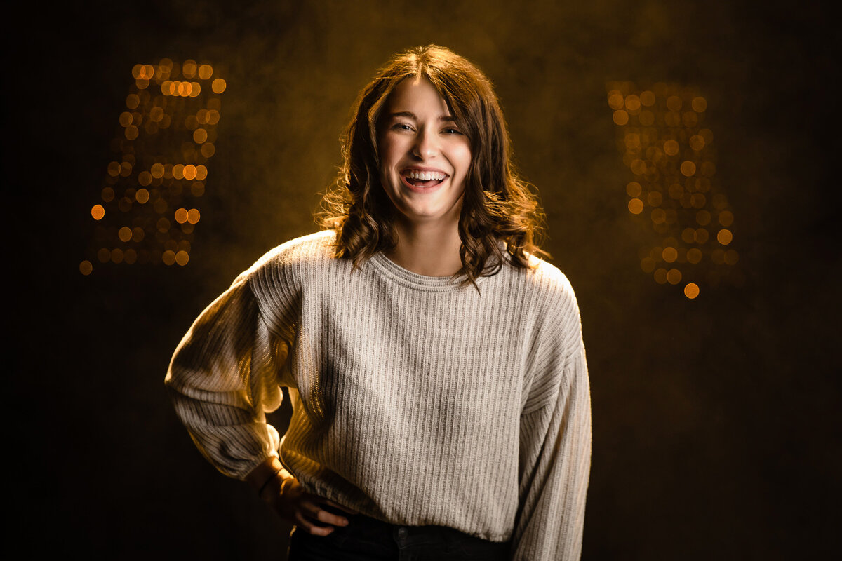 portrait-senior-highschool-actress-theater-laughter