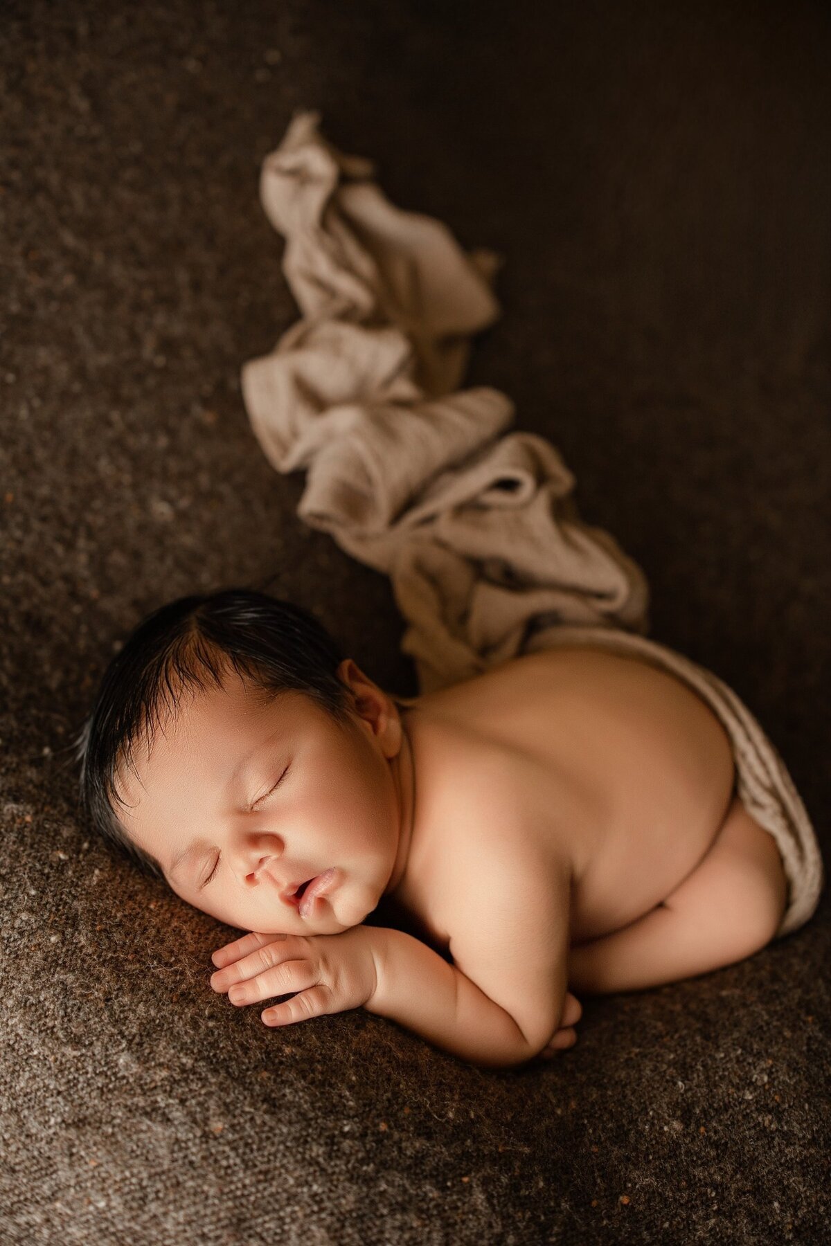 frisco-in-home-newborn-photographer-baby-boy-cozy-posed-1