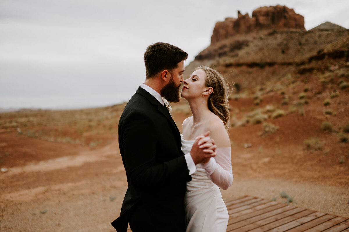 red-earth-moab-utah-wedding2070