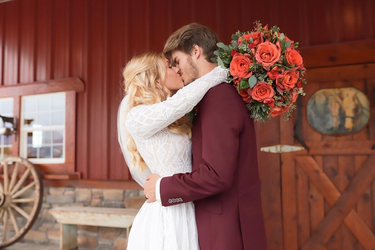 bride-and-groom-kissing - Copy