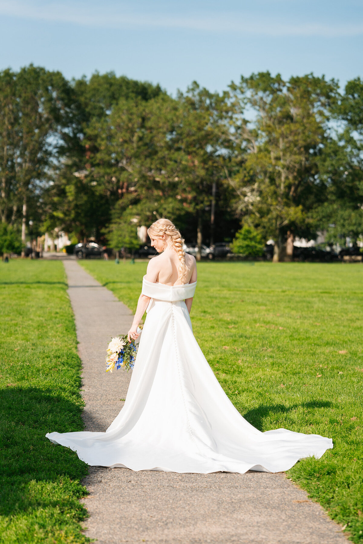 Peabody Essex Museum wedding photography blending contemporary design with candid emotional storytelling.