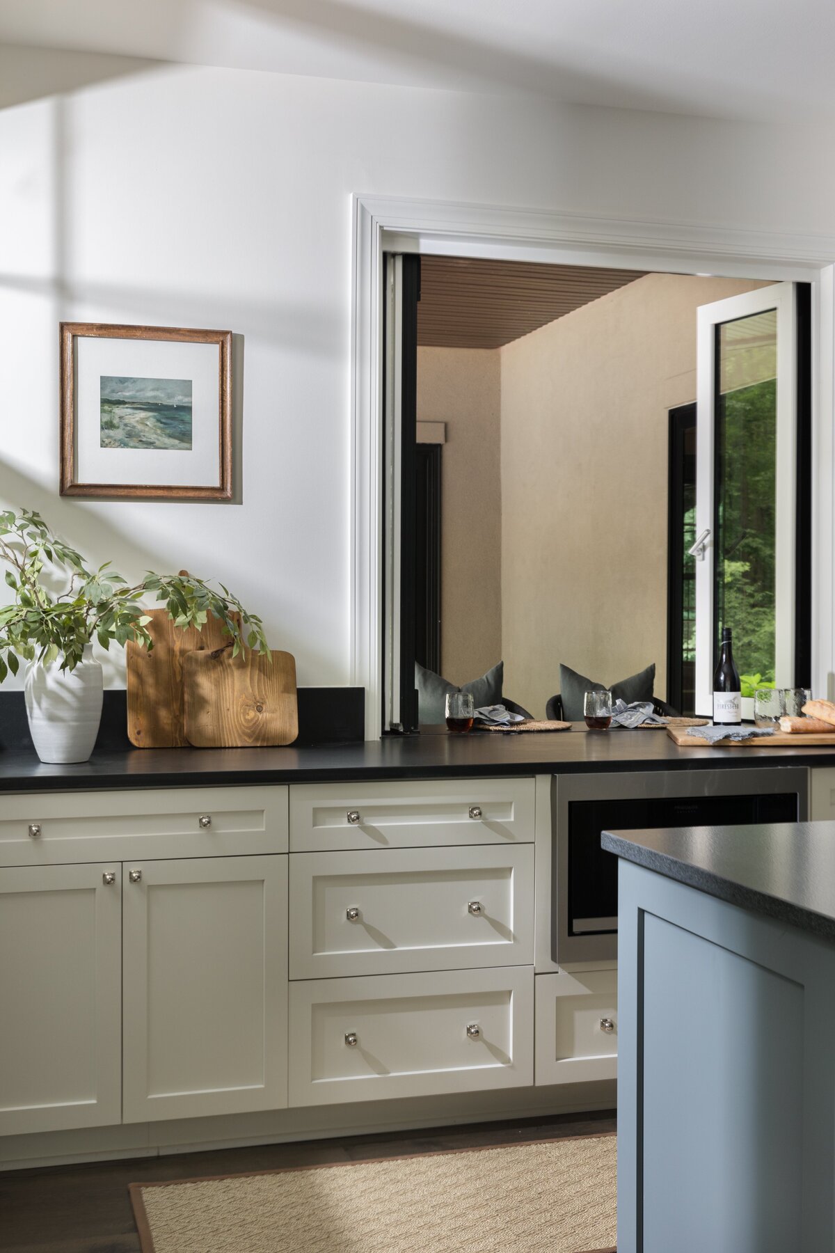 ads_walkinghorse_kitchen_3