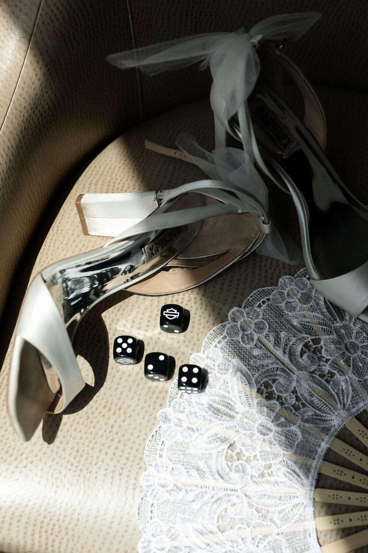 2_riskyexposure_sasha-andy_las-vegas-elopement-photography