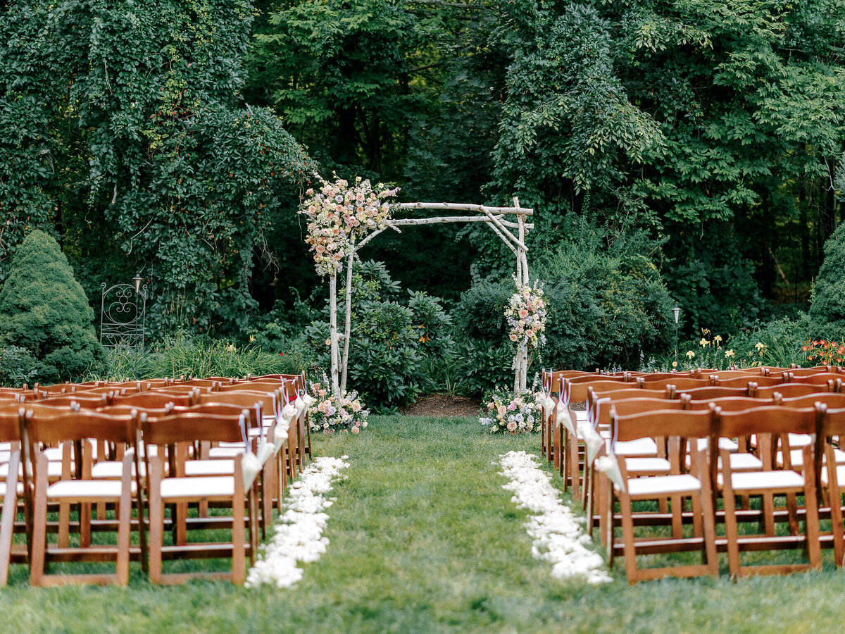 Lauren-Baker-Photography-New-Hampshire-Colorful-Garden-Wedding-61