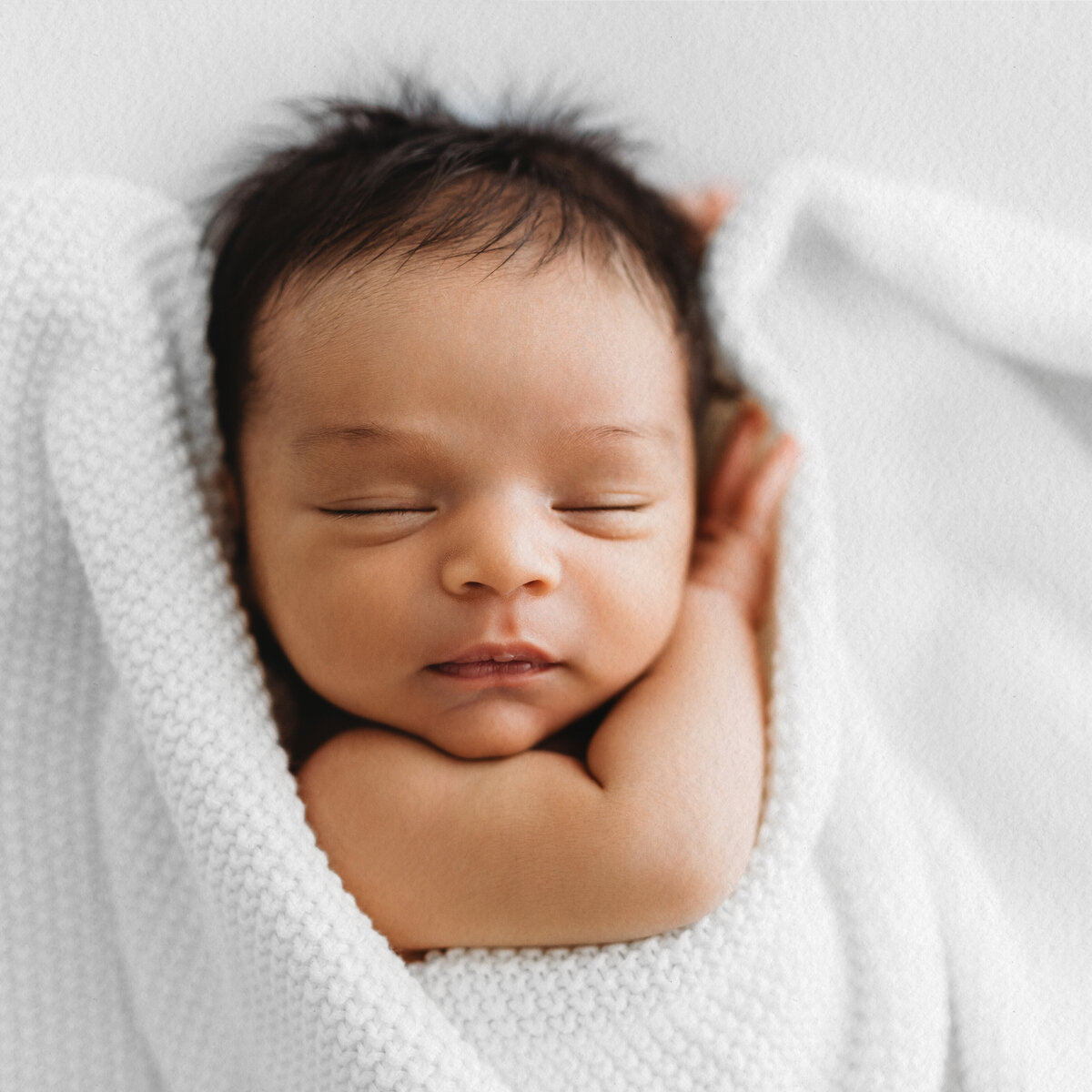 LittleWhitePhotography-Newborn-17