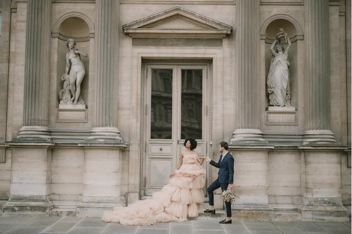 a couple having a photoshoot in paris