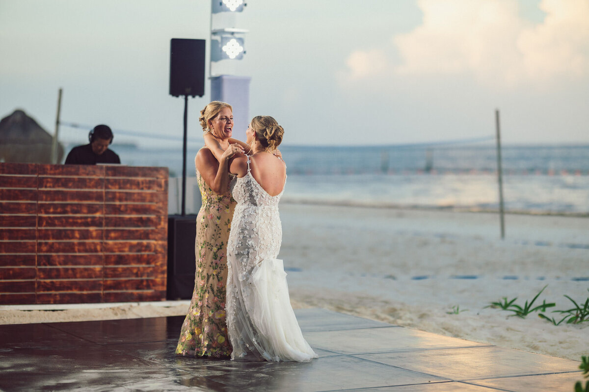 250629-Julie&Alex-ExcellenceRiviera-Wedding-Cancun-Mexico-Previews-Web-184