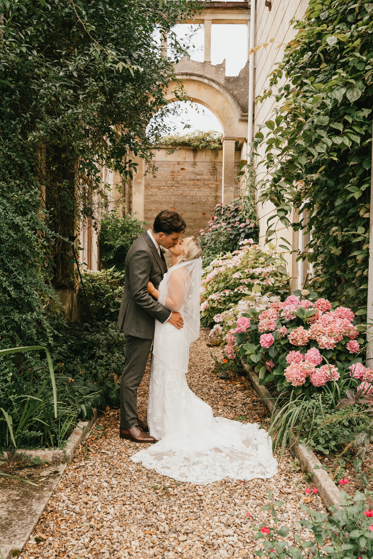 GraceDovePhotography_Sam&Georgi_SneakPeeks-41