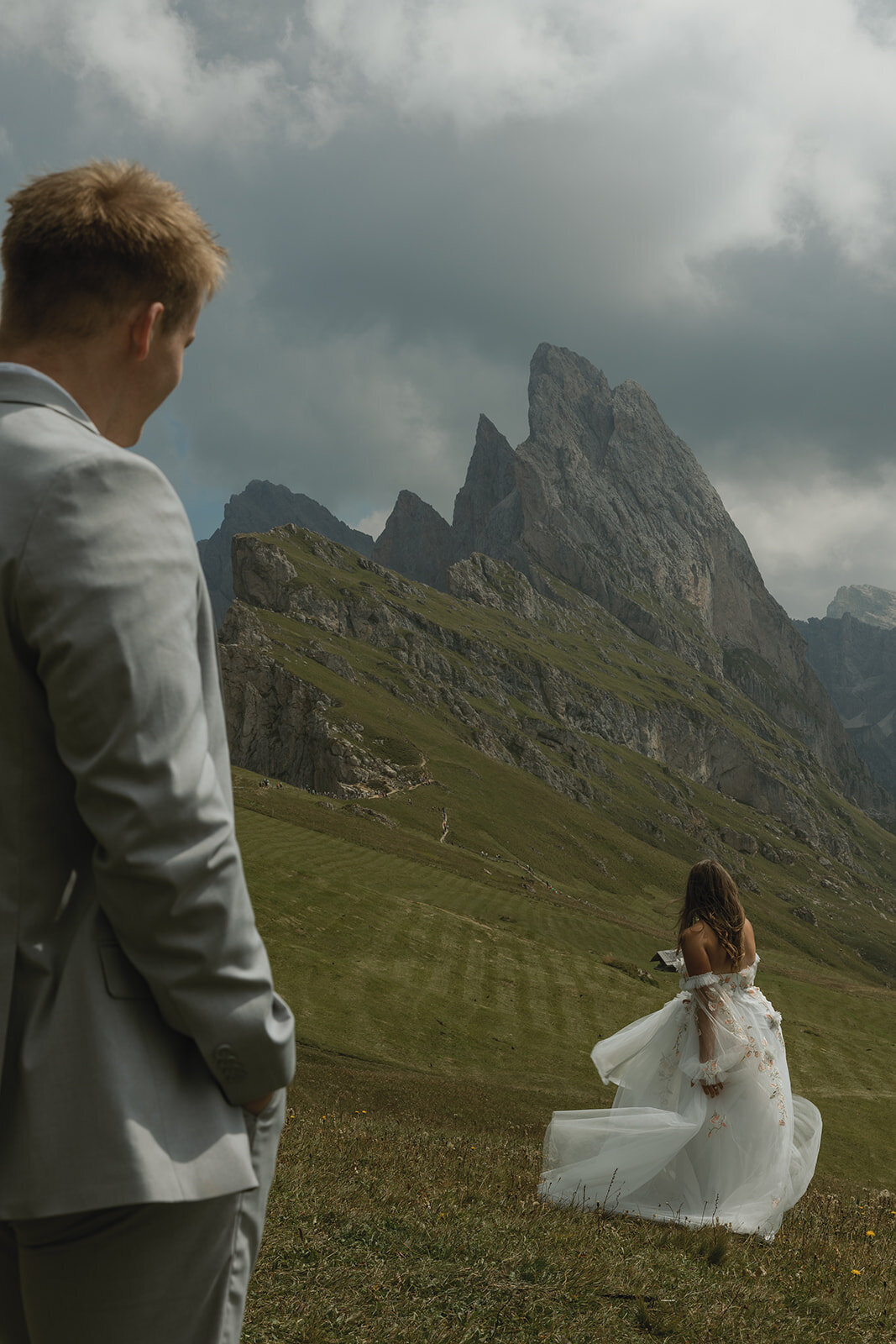 destination-wedding-elopement-photographer-italy-dolomites-seceda-documentary-tanya-davids-photo-film-47