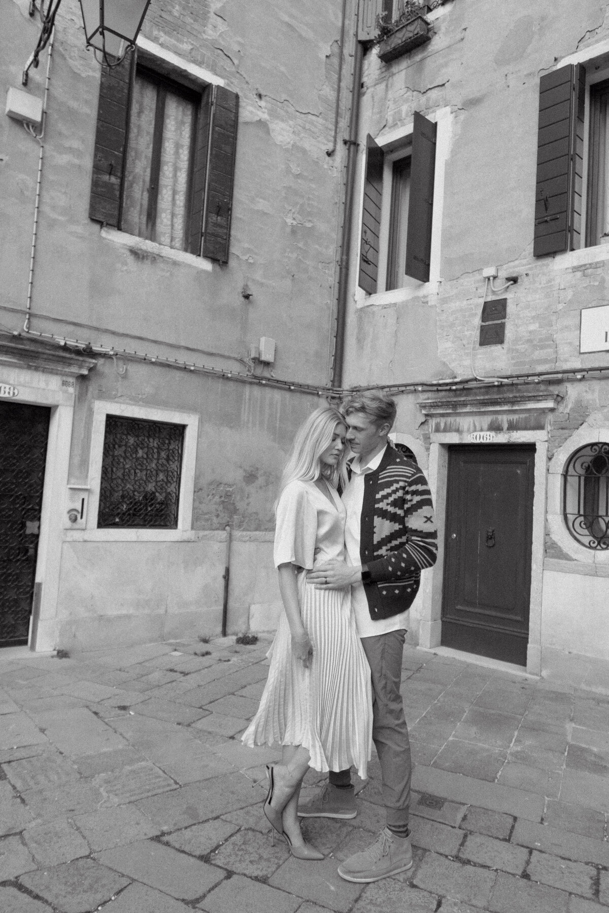 Documentary-Style-Editorial-Vogue-Italy-Destination-Wedding-Leah-Gunn-Photography-13