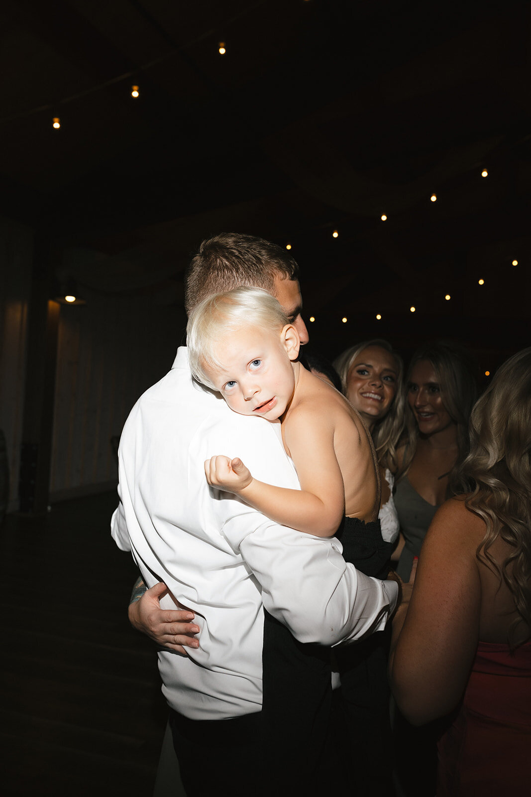 red maple vineyard wedding candids