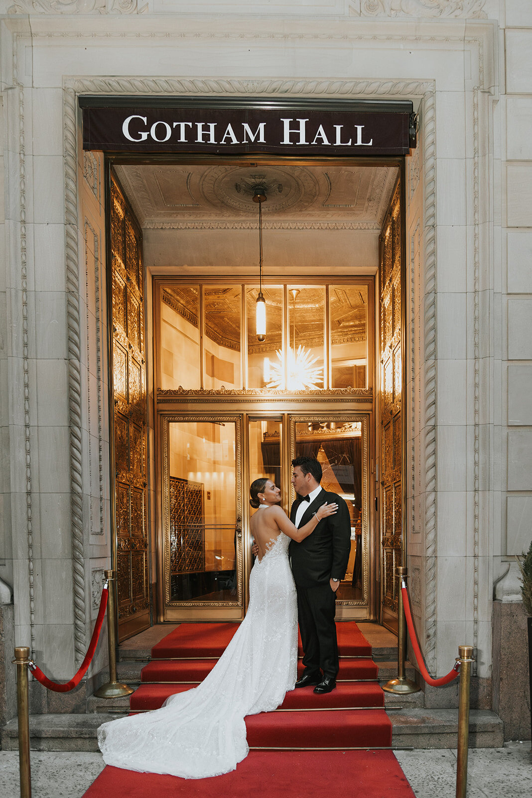 CORRIE-ZACH-NYC-WINTER-WEDDING-AT-GOTHAM-HALL_PHOTOS_BY_MARIA_B_LUNG_0329
