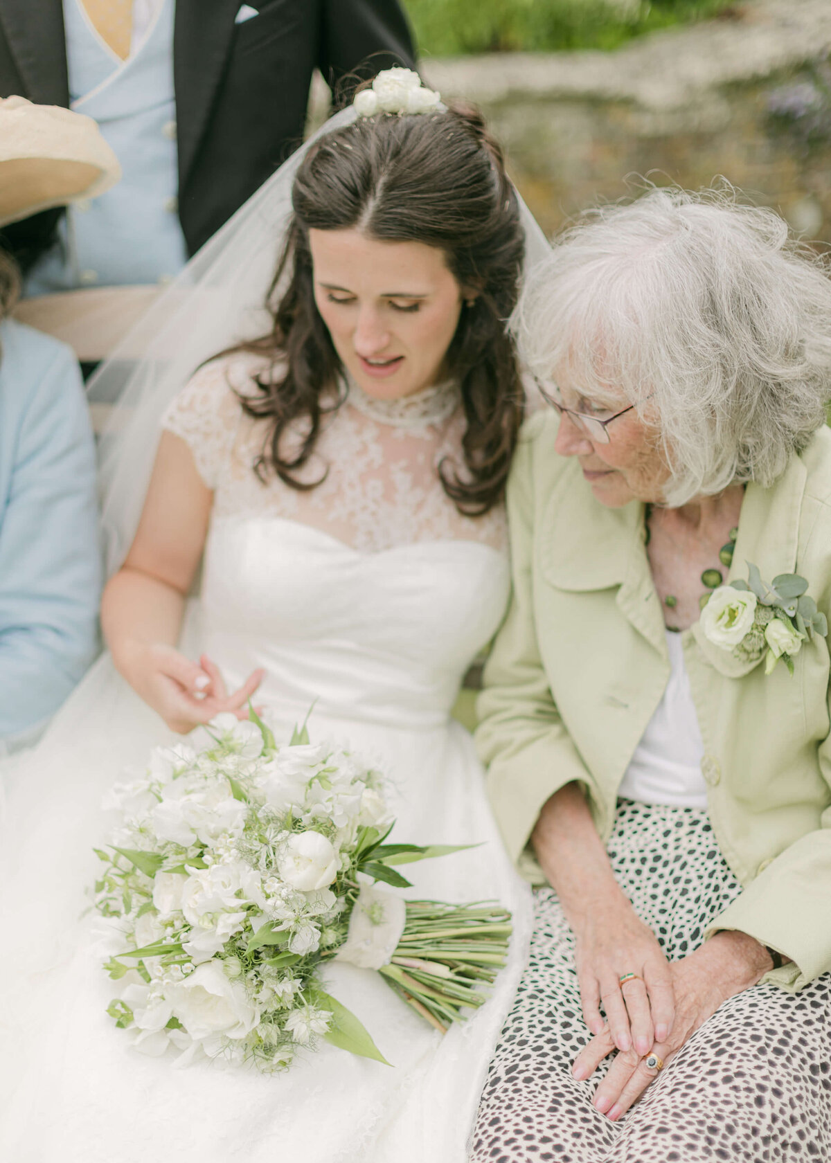 chloe-winstanley-weddings-wiltshire-hatch-house-bride-grandma