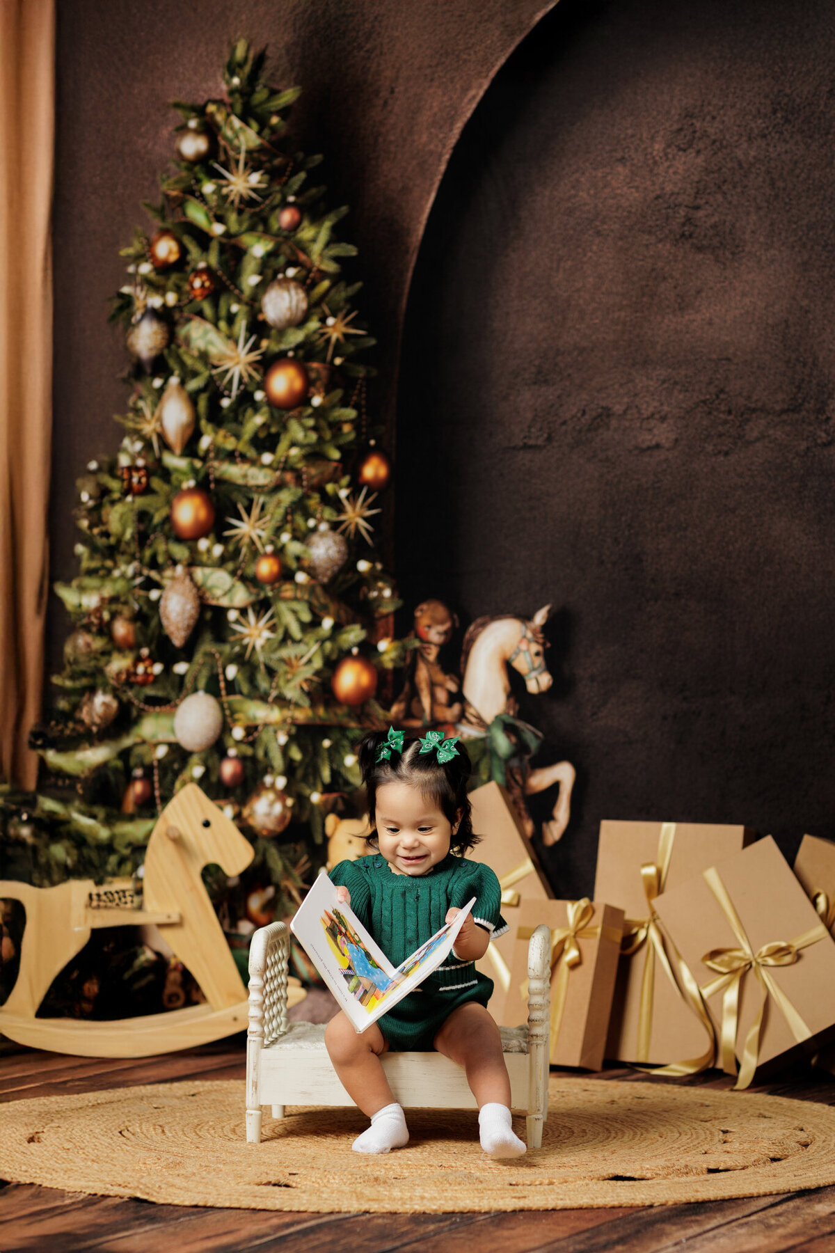 Best NWA holiday photographer, holiday portraits near me, Northwest Arkansas holiday photography, NW Arkansas holiday photos, NWA santa photos