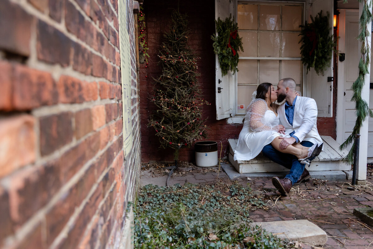 Emily&Ben_NikkiHalterPhotography_OldCityPhiladelphia_PA-49