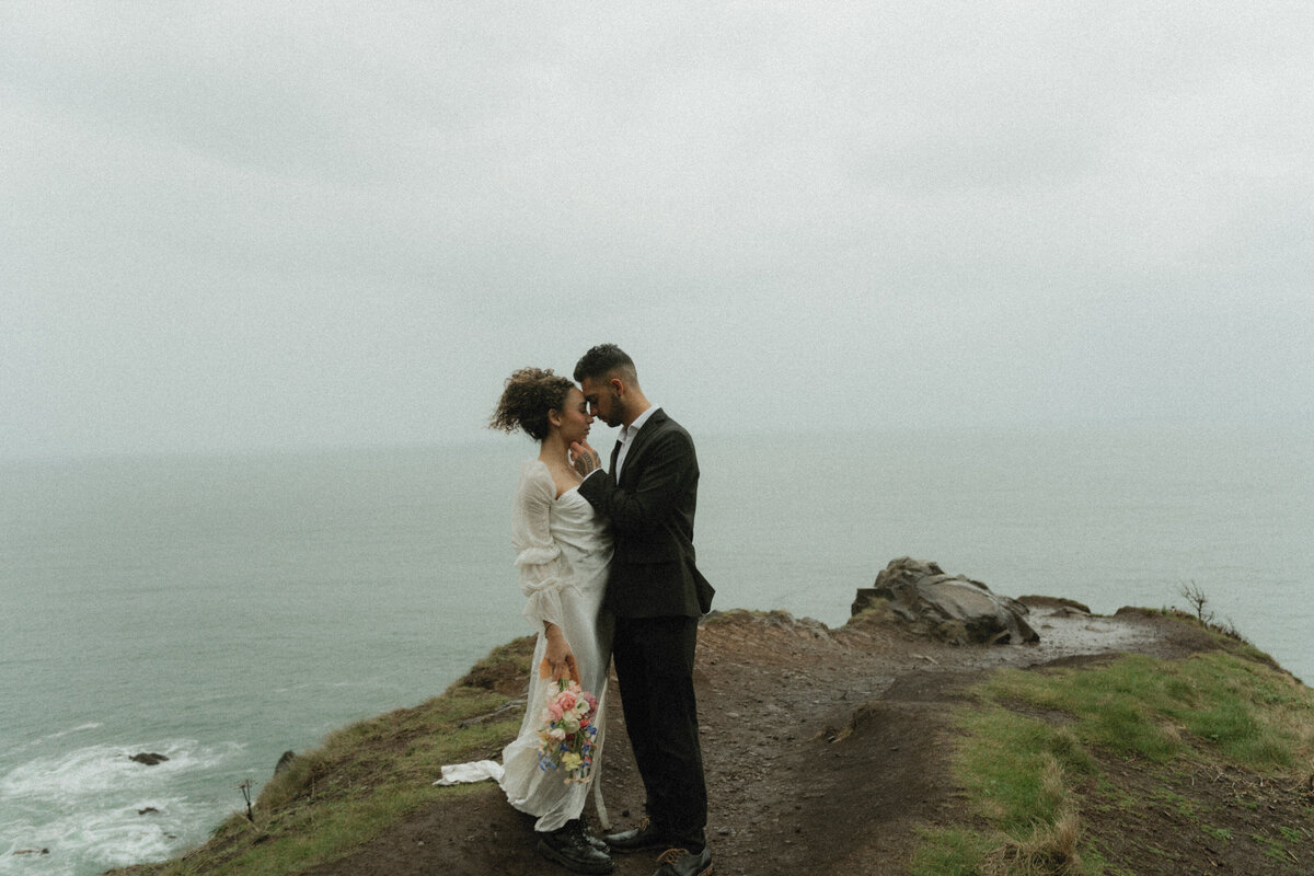 elopement oregon cliff - lizarrietaphotography-79