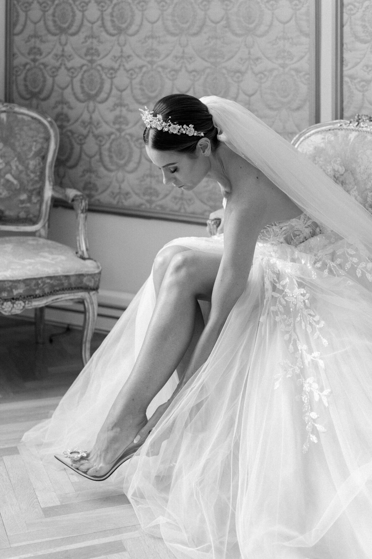 Maïlys Fortune Photography Husband Wife Wedding Weddings Photography France Switzerland Italy Timeless Dreamy Imagery Bilingual French English Destination Weddings Destination Wedding Provence French Riviera Paris Lake Como Tuscany11