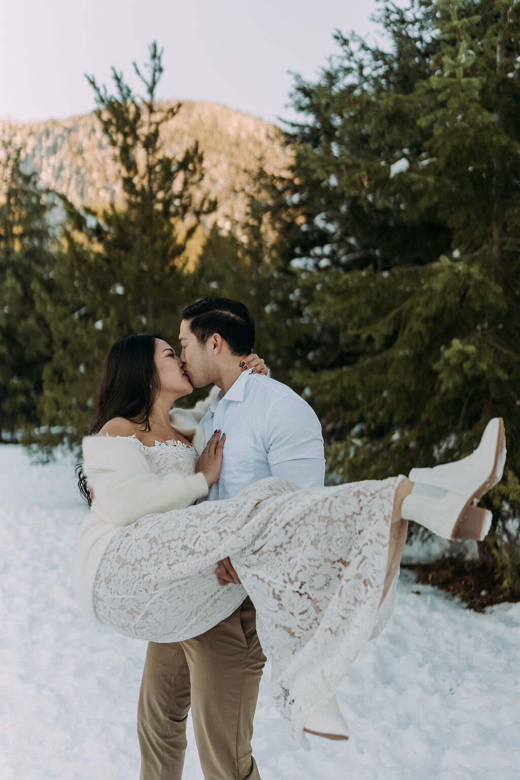 Joyce Li Photography Destination Wedding Elopement Engagement Lifestyle Portrait Photographer West Coast Seattle Washington California goldcreekpondengagement-25