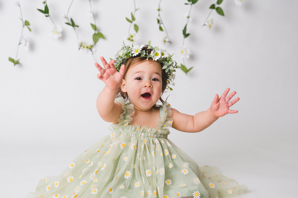 MIniAnna2023-KristineDeAnda-CakeSmash-52093000