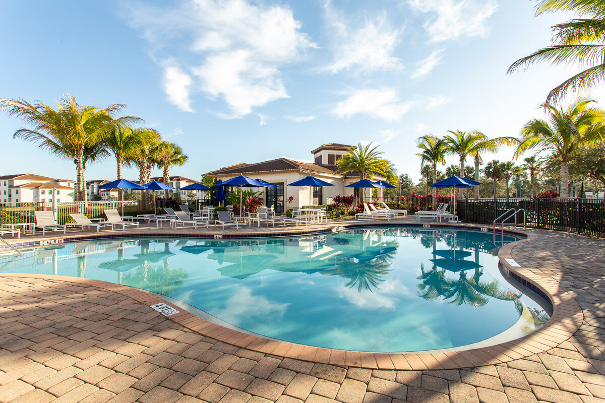 Florida_Hospitality_Pool_Exterior_©CaitlinAntjeLLC-1