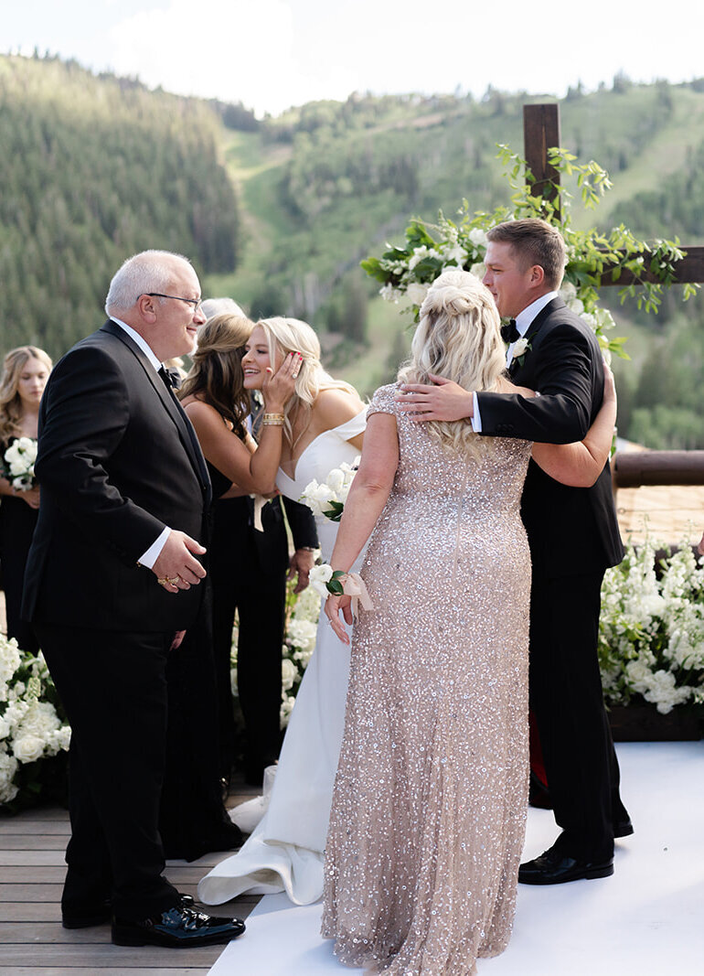 stein-eriksen-lodge-july-summer-park-city-mountain-wedding-pepper-nix-2212-1325