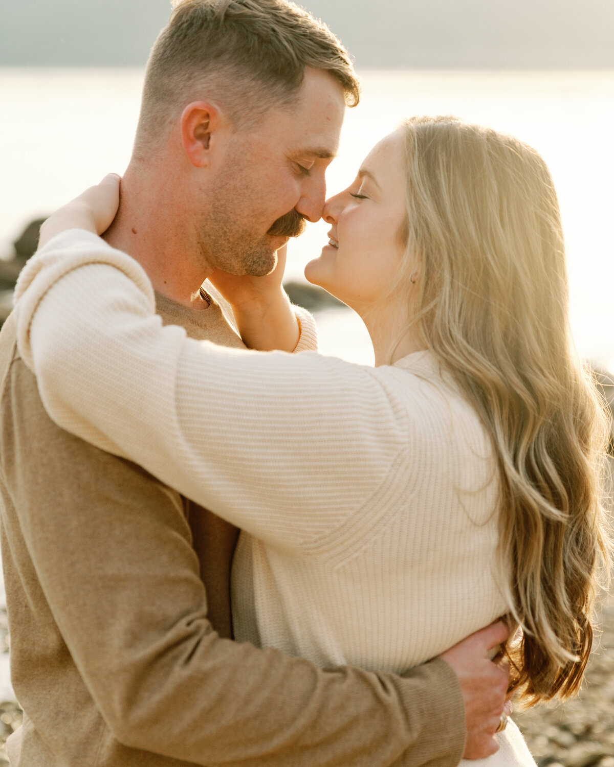 lake_coeur_d_alene_idaho_fall_golden_hour_engagement_session_02