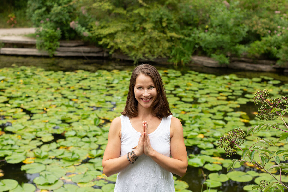 Lindsay-Yoga-Meditation-Teacher-Brand-Photos-Chicago-02