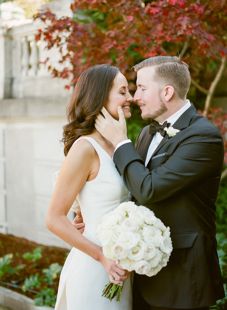 San-Francisco-Wedding-Lyon-street-steps-modern-classic-flood-mansion-the-dejaureguis-erin-and-courtney-photography-0073