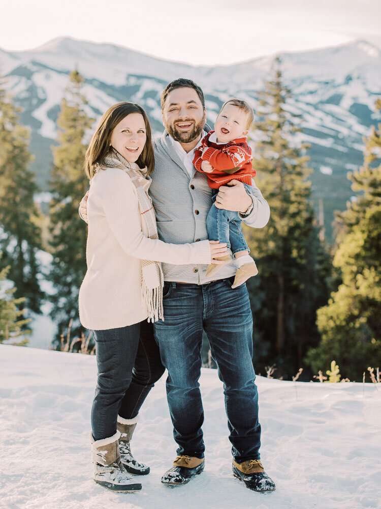 Colorado-Family-Photography-Vail-Mountaintop-Winter-Snowy-Christmas-Photoshoot21
