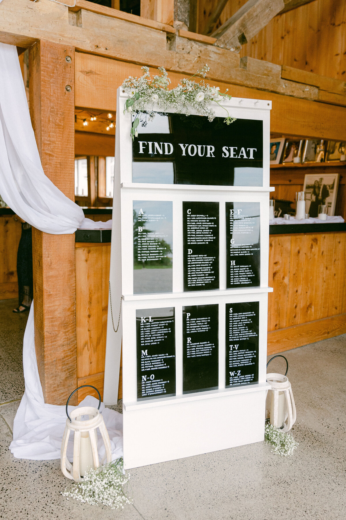 black-acrylic-wedding-seating-chart