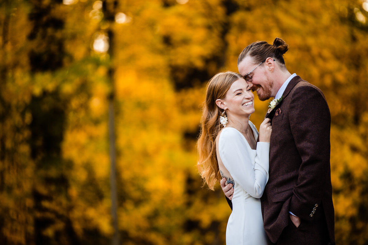 Beautiful fall colors during an Oregon Elopement wedding photographed by Sonderland.us