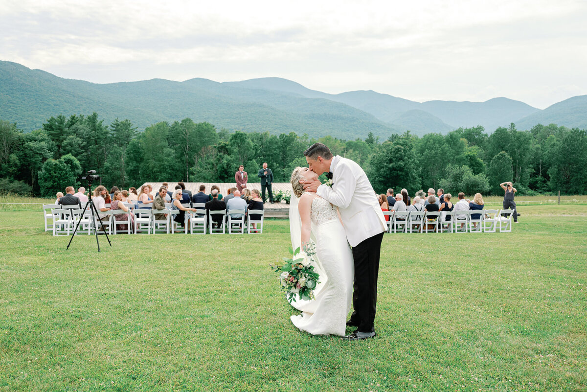 Stowe-Vermont-Wedding-Trapp-Family Lodge-coryn-kiefer-photography-30
