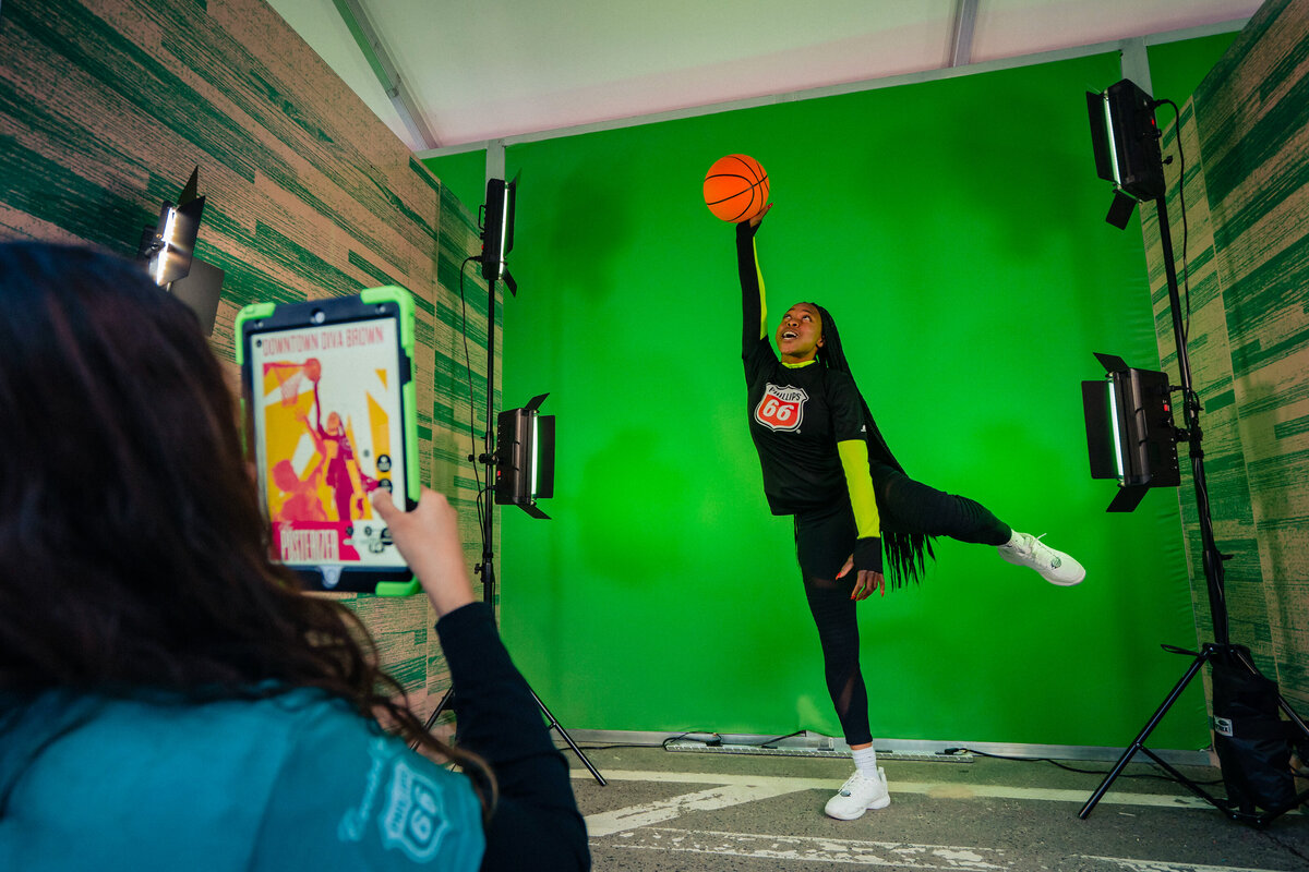 kansas-city-marketing-photography-people-0102-basketball-player-in-green-screen-studio