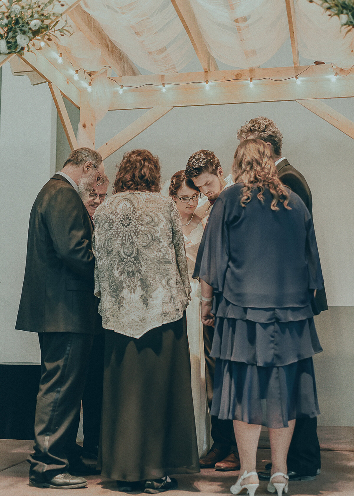 wedding ceremony | Iowa wedding photographer | Iowa Photographer | Playlife | Cedar Rapids | Iowa City | Kalona | Alaynna Ann Schwartz-106